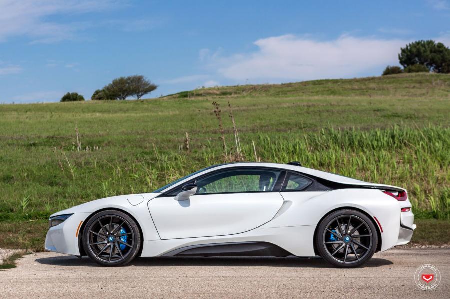  BMW i8 on Vossen Wheels (VPS-310T) 2018 года  (фото 19 из 26)
